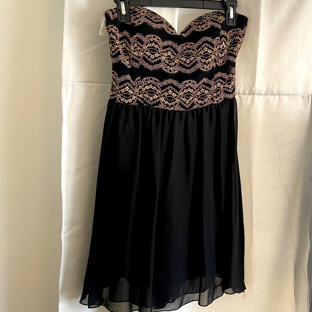 Windsor Strapless Formal Dress